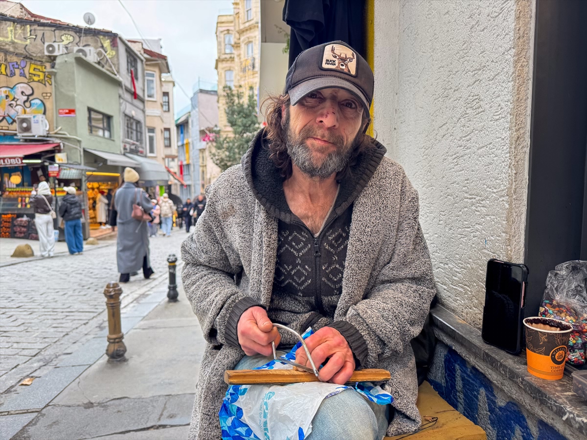 Tarçın kabuğundan ürettiği takıları 20 yıldır İstanbul’da satıyor | TurkArama Motoru | Sağlık ve Günlük Yaşam için Pratik Bilgiler