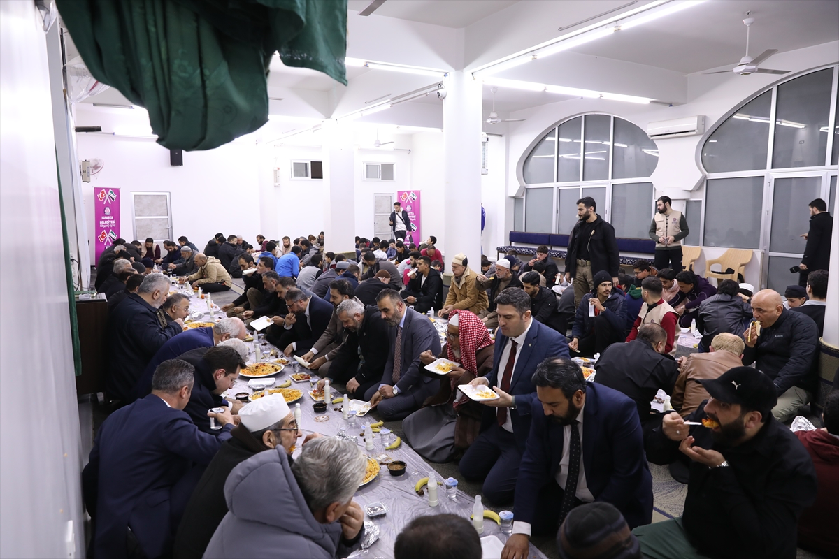 Isparta Belediyesi, Suriye’nin başkenti Şam’ın Türkmen mahallesinde iftar verdi | TurkArama Motoru | Sağlık ve Günlük Yaşam için Pratik Bilgiler